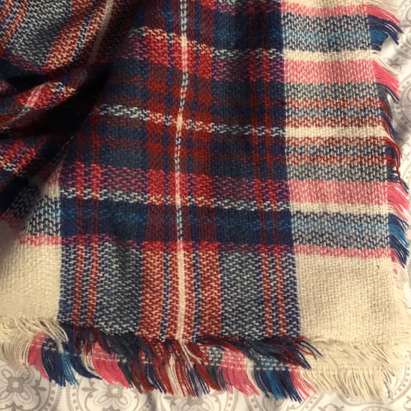Plaid Blanket Scarf - Picture 2 of 3